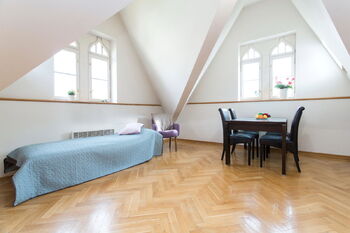 Obývací pokoj - Pronájem bytu 2+kk v osobním vlastnictví 70 m², Praha 8 - Karlín