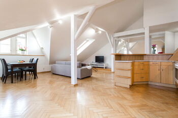 Obývací pokoj - Pronájem bytu 2+kk v osobním vlastnictví 70 m², Praha 8 - Karlín