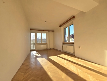 Prodej bytu 2+1 v družstevním vlastnictví 54 m², Praha 6 - Suchdol