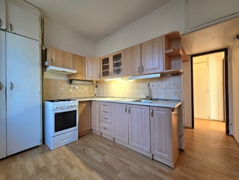 Prodej bytu 2+1 v družstevním vlastnictví 54 m², Praha 6 - Suchdol