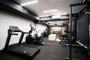 +420 776 335 999, ladislav.urbancik@re-max.cz - Prodej bytu 1+kk v osobním vlastnictví 56 m², Zarzecze