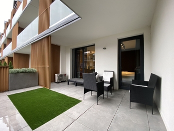 +420 776 335 999, ladislav.urbancik@re-max.cz - Prodej bytu 1+kk v osobním vlastnictví 56 m², Zarzecze