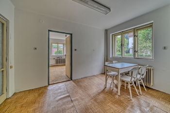 kuchyně s jídelním koutem  - Prodej domu 87 m², Starý Kolín