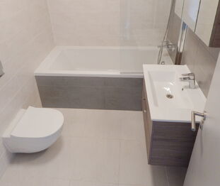 Koupelna - Pronájem bytu 3+kk v osobním vlastnictví 78 m², Kladno