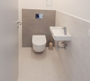 WC - Pronájem bytu 3+kk v osobním vlastnictví 78 m², Kladno