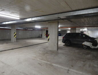 Garážová stání - Pronájem bytu 3+kk v osobním vlastnictví 78 m², Kladno