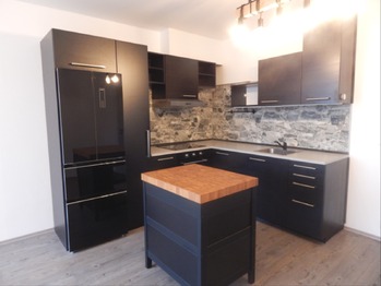 kuchyňská linka - Pronájem bytu 3+kk v osobním vlastnictví 78 m², Kladno