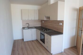 Kuchyňský kout - Pronájem bytu 2+kk v osobním vlastnictví 40 m², Praha 4 - Braník