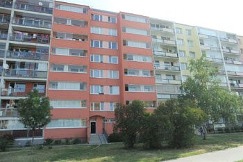 Pohled na dům - Pronájem bytu 2+kk v osobním vlastnictví 40 m², Praha 4 - Braník