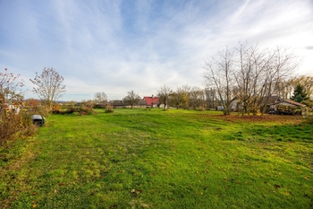 Prodej pozemku 7032 m², Žleby