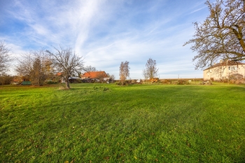 Prodej pozemku 7032 m², Žleby