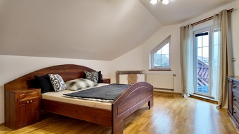 Pronájem domu 350 m², Pětihosty