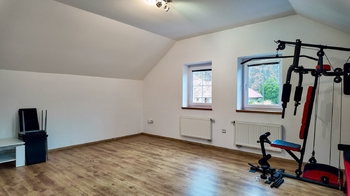 Pronájem domu 350 m², Pětihosty