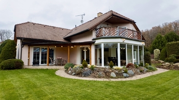 Pronájem domu 350 m², Pětihosty