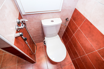 Toaleta s bidetovou sprškou - Pronájem bytu 1+1 v osobním vlastnictví 36 m², Litoměřice