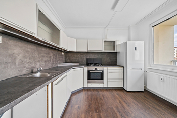 Prodej bytu 2+1 v osobním vlastnictví 77 m², Hradec Králové