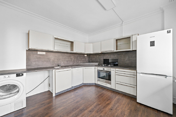 Prodej bytu 2+1 v osobním vlastnictví 77 m², Hradec Králové