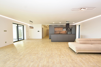 Pronájem domu 147 m², Kostelec nad Labem