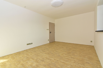 Ložnice / dětský pokoj č. 2.  - Pronájem domu 147 m², Kostelec nad Labem