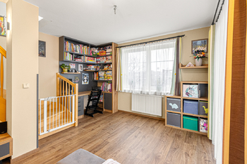 obývací pokoj - Prodej bytu 3+kk v osobním vlastnictví 84 m², Velké Přílepy