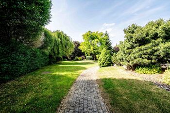 Pronájem domu 280 m², Jesenice