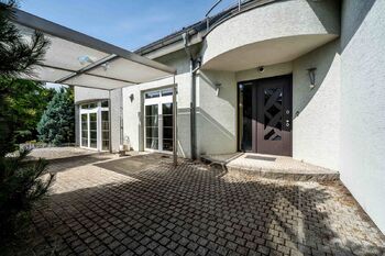 Pronájem domu 280 m², Jesenice