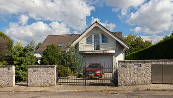 Pronájem domu 280 m², Jesenice