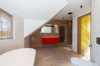 Pronájem domu 280 m², Jesenice