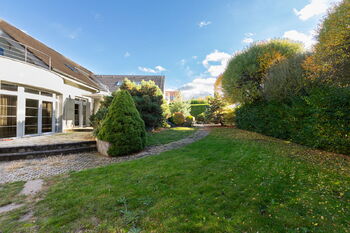 Pronájem domu 280 m², Jesenice