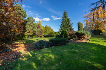 Pronájem domu 280 m², Jesenice