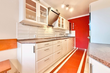 Prodej bytu 4+1 v osobním vlastnictví 91 m², Praha 6 - Liboc