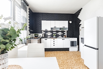 Kuchyně. - Prodej domu 202 m², Panenské Břežany