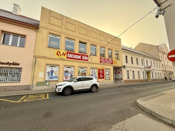 Prodej obchodních prostor 467 m², Bílina