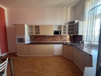 Prodej bytu 4+1 v osobním vlastnictví 154 m², Znojmo