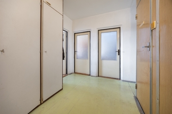 Prodej bytu 3+1 v osobním vlastnictví 68 m², Praha 5 - Zličín