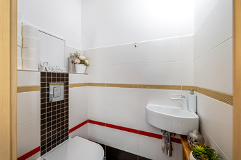 samostatné WC - Pronájem bytu 3+kk v osobním vlastnictví 66 m², Včelná