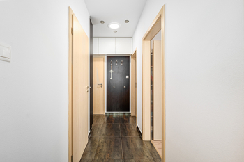 chodba - Pronájem bytu 3+kk v osobním vlastnictví 66 m², Včelná