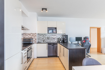 Prodej bytu 3+kk v osobním vlastnictví 83 m², Praha 10 - Horní Měcholupy