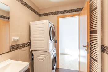 Prodej bytu 3+kk v osobním vlastnictví 83 m², Praha 10 - Horní Měcholupy