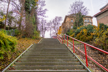 Okolí - Prodej bytu atypický v osobním vlastnictví 160 m², Praha 5 - Smíchov