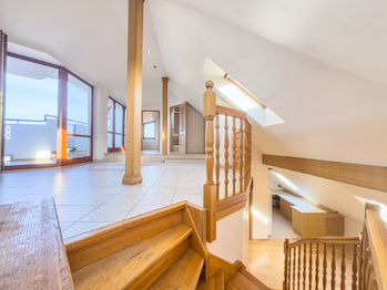 Patro s terasou - Prodej bytu atypický v osobním vlastnictví 160 m², Praha 5 - Smíchov