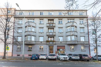 Pohled na dům - Pronájem bytu 3+kk v osobním vlastnictví 56 m², Praha 6 - Bubeneč