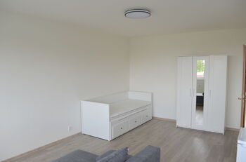 Pronájem bytu 1+kk v osobním vlastnictví 34 m², Praha 8 - Troja