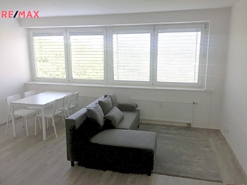 Pronájem bytu 1+kk v osobním vlastnictví 34 m², Praha 8 - Troja