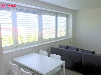 Pronájem bytu 1+kk v osobním vlastnictví 34 m², Praha 8 - Troja