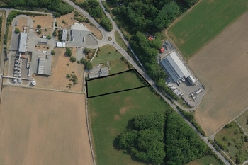 Prodej pozemku 10837 m², Veltrusy