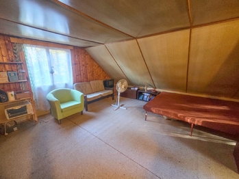 podkroví - Prodej chaty / chalupy 50 m², Hradce