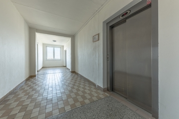 Vnitřní prostory domu - Pronájem bytu 2+kk v osobním vlastnictví 54 m², Praha 4 - Kamýk