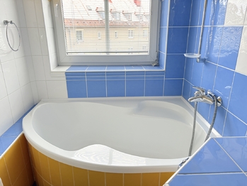 rohová vana - Pronájem bytu 4+kk v osobním vlastnictví 85 m², Šumperk