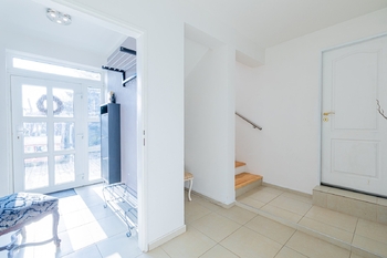 Vstup v přízemi - Prodej domu 162 m², Přestavlky